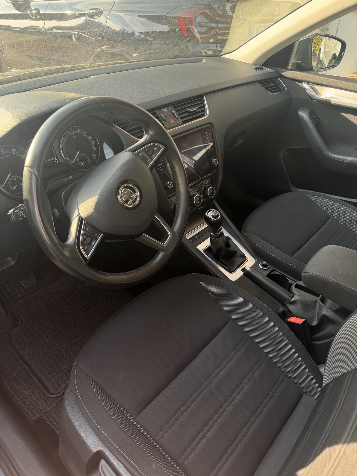"skoda_h5.jpeg" "Bild skoda_h5.jpeg"