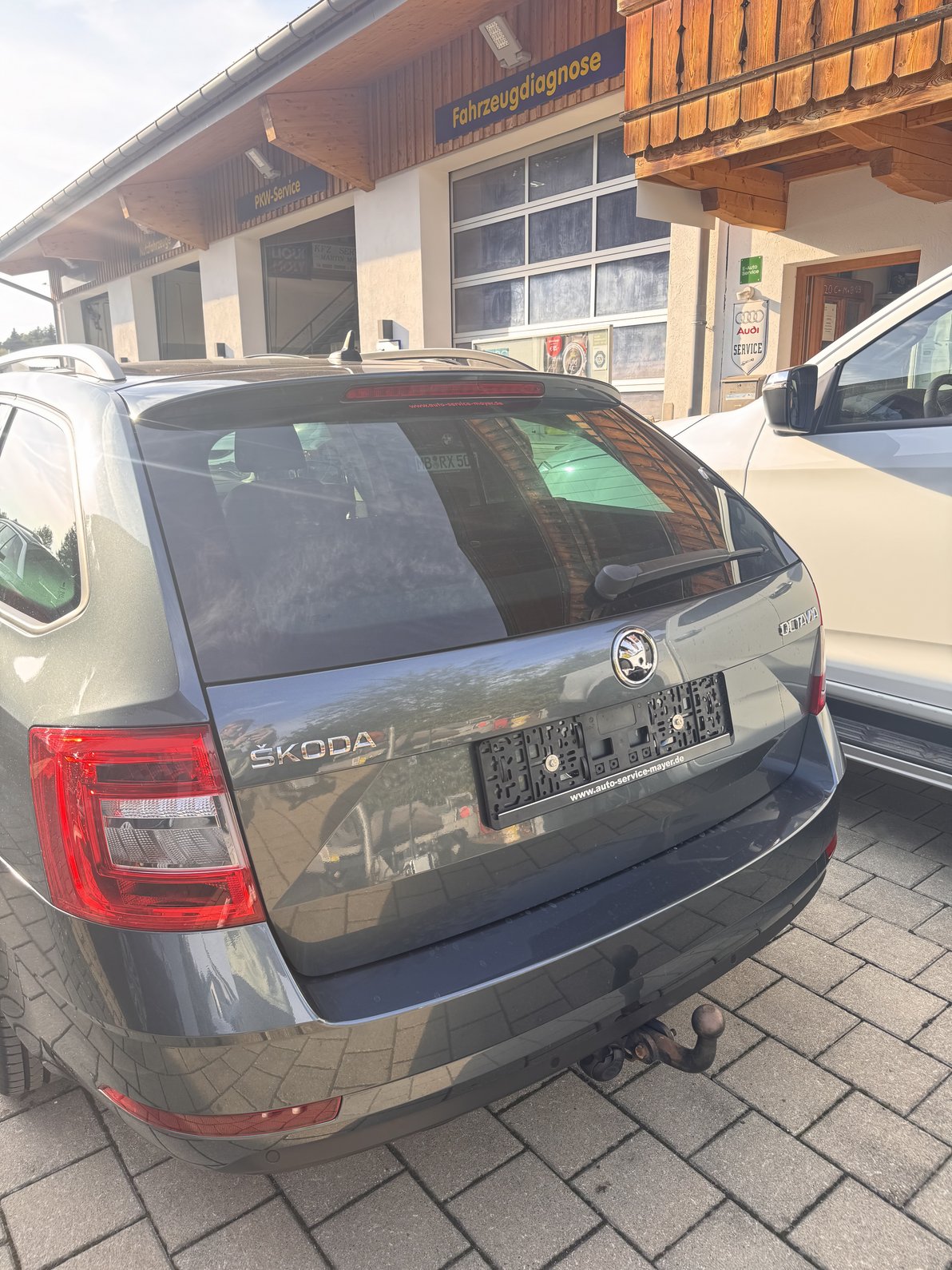 "Skoda_h3.jpeg" "Bild Skoda_h3.jpeg"