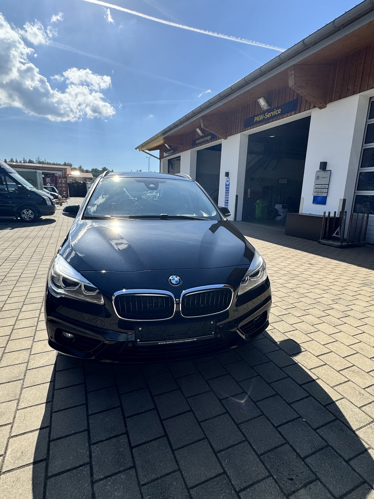 "bmw.jpeg" "Bild bmw.jpeg"