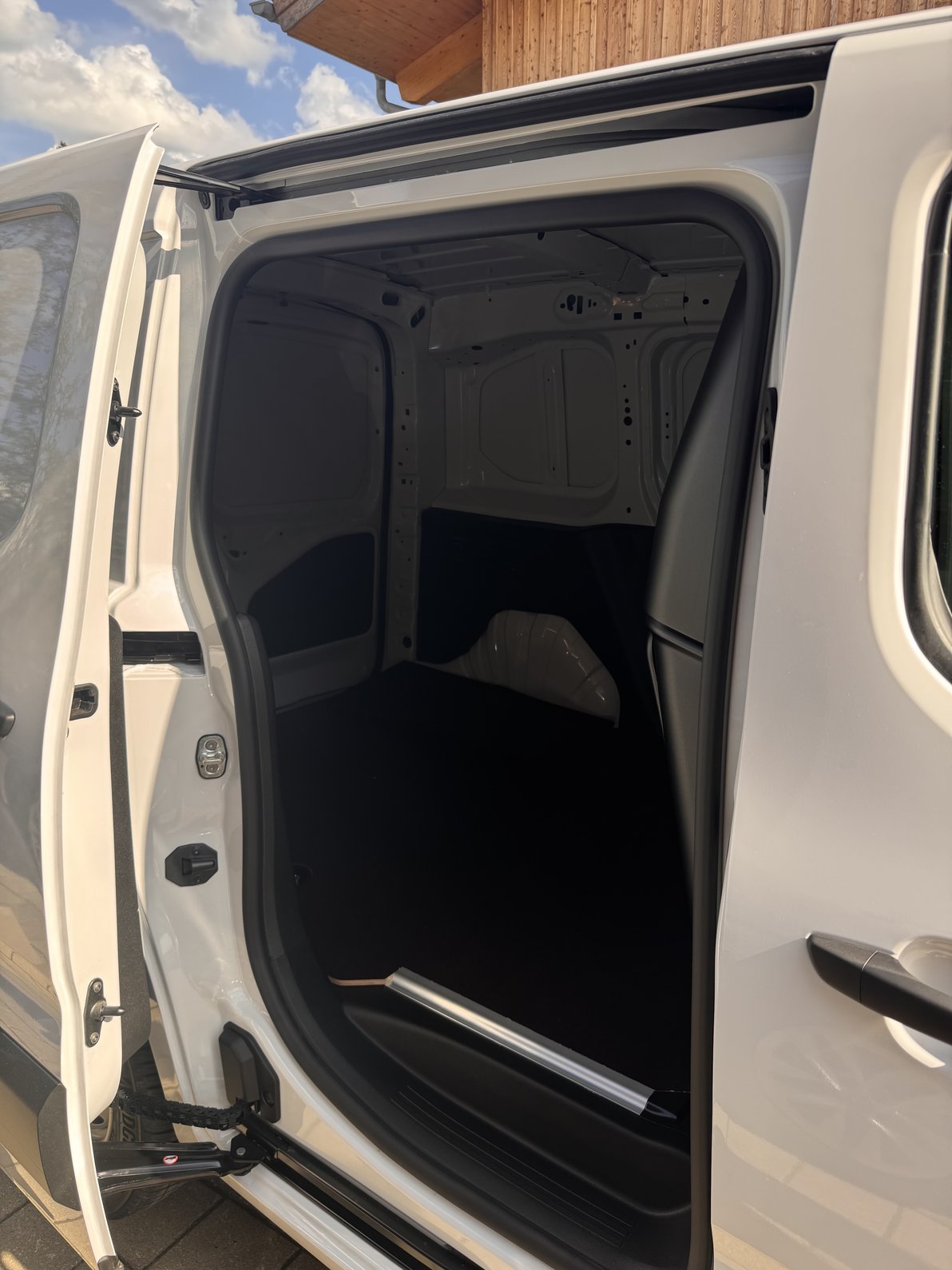 "opel_cargo_2.jpeg" "Bild opel_cargo_2.jpeg"