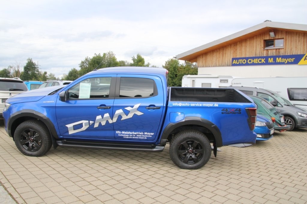 "Isuzu_blau_4.jpg" "Bild Isuzu_blau_4.jpg"